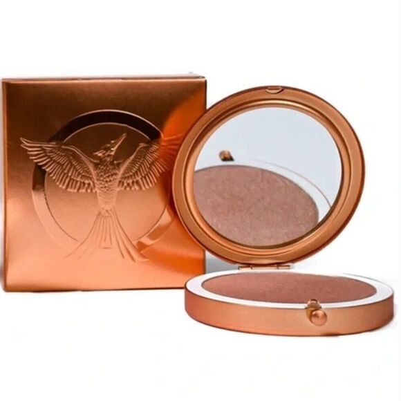 Storybook Cosmetics Hunger Games Revolution Highlighter Collection NIB - Picture 1 of 11